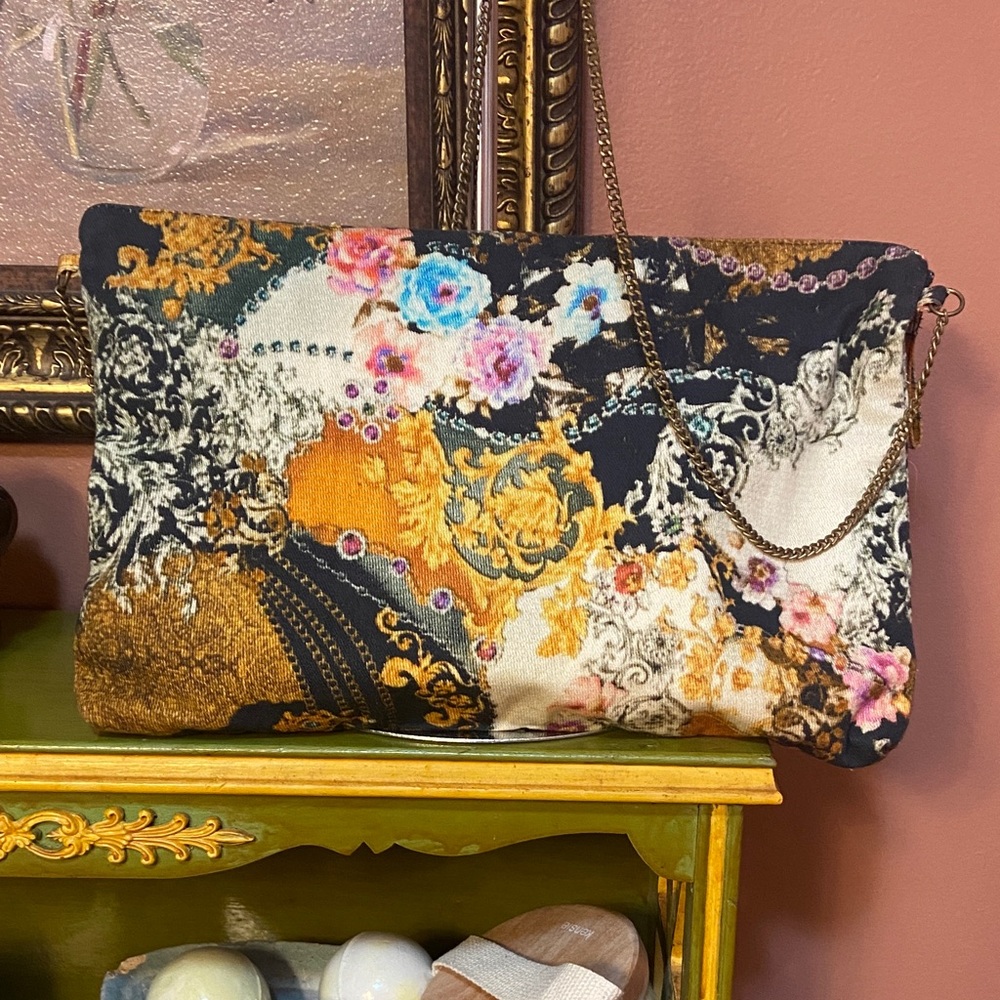Floral Embroidered beaded Crossbody Bag - Picture 6 of 10